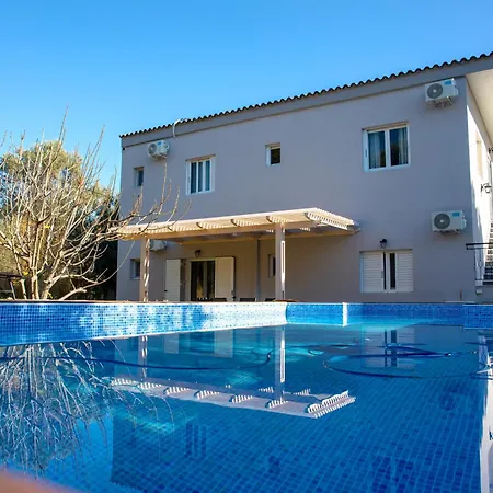Villa Josefine - With Private Pool And Parking *