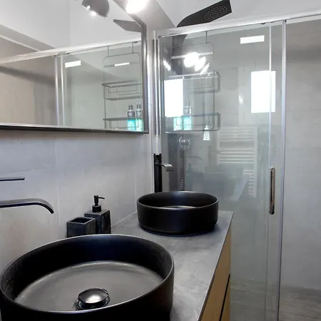 Villa Josefine - With Private Pool And Parking Politiká