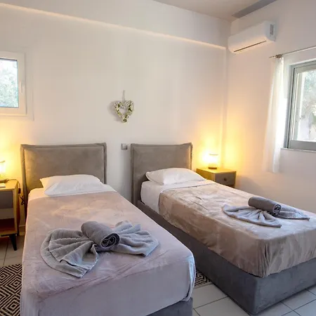 Josefine - With Private Pool And Parking * Politika