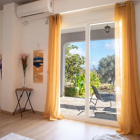 Villa Josefine - With Private Pool And Parking Politiká