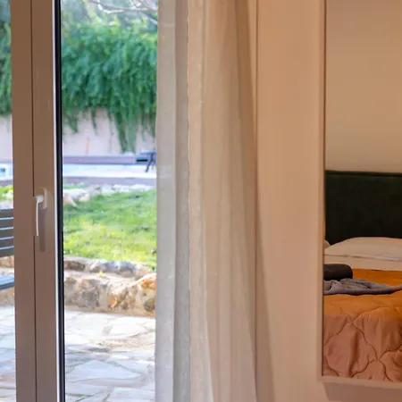 Villa Josefine - With Private Pool And Parking Politiká